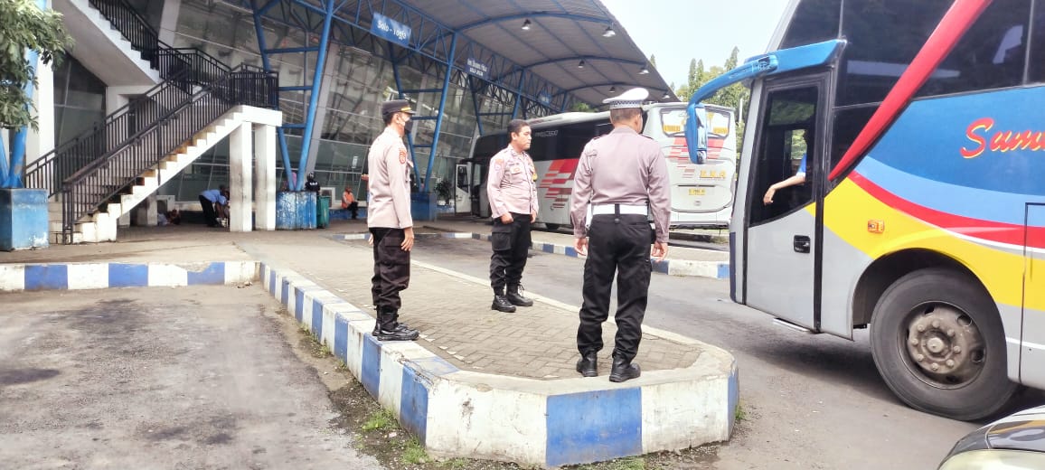 Patroli Terminal, Polsek Nganjuk Kota Cegah Premanisme dan Kriminalitas, Sosialisasikan Operasi Keselamatan Semeru 2026