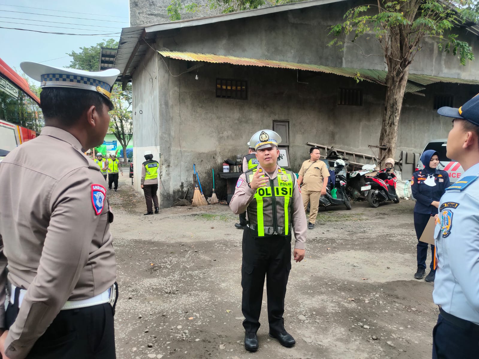 Ramp Check Bus Jelang Lebaran, Ditlantas Polda Jatim dan Satlantas Nganjuk Pastikan Keselamatan Penumpang