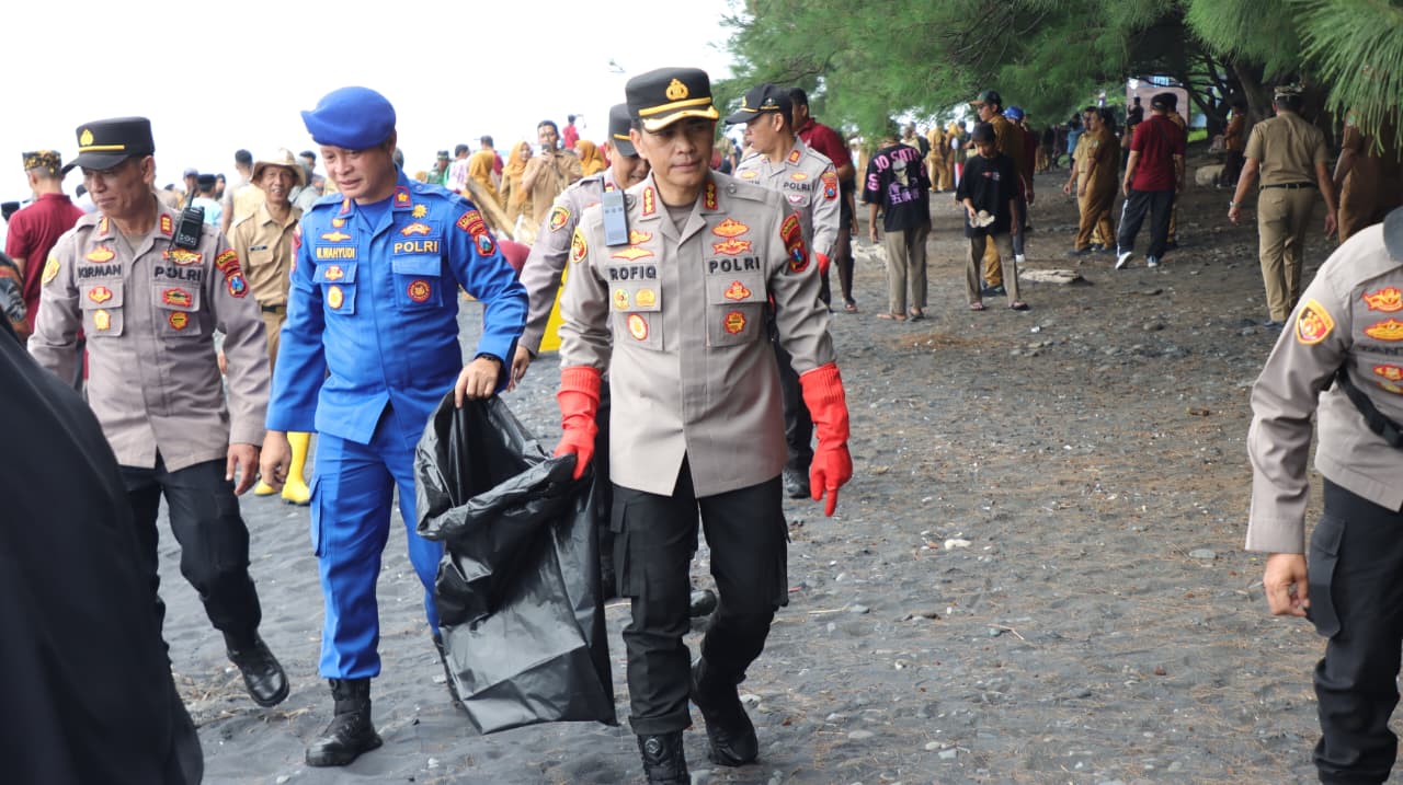 Polresta Banyuwangi Wujudkan Wisata Aman dan Resik Melalui Gerakan Banyuwangi Asri