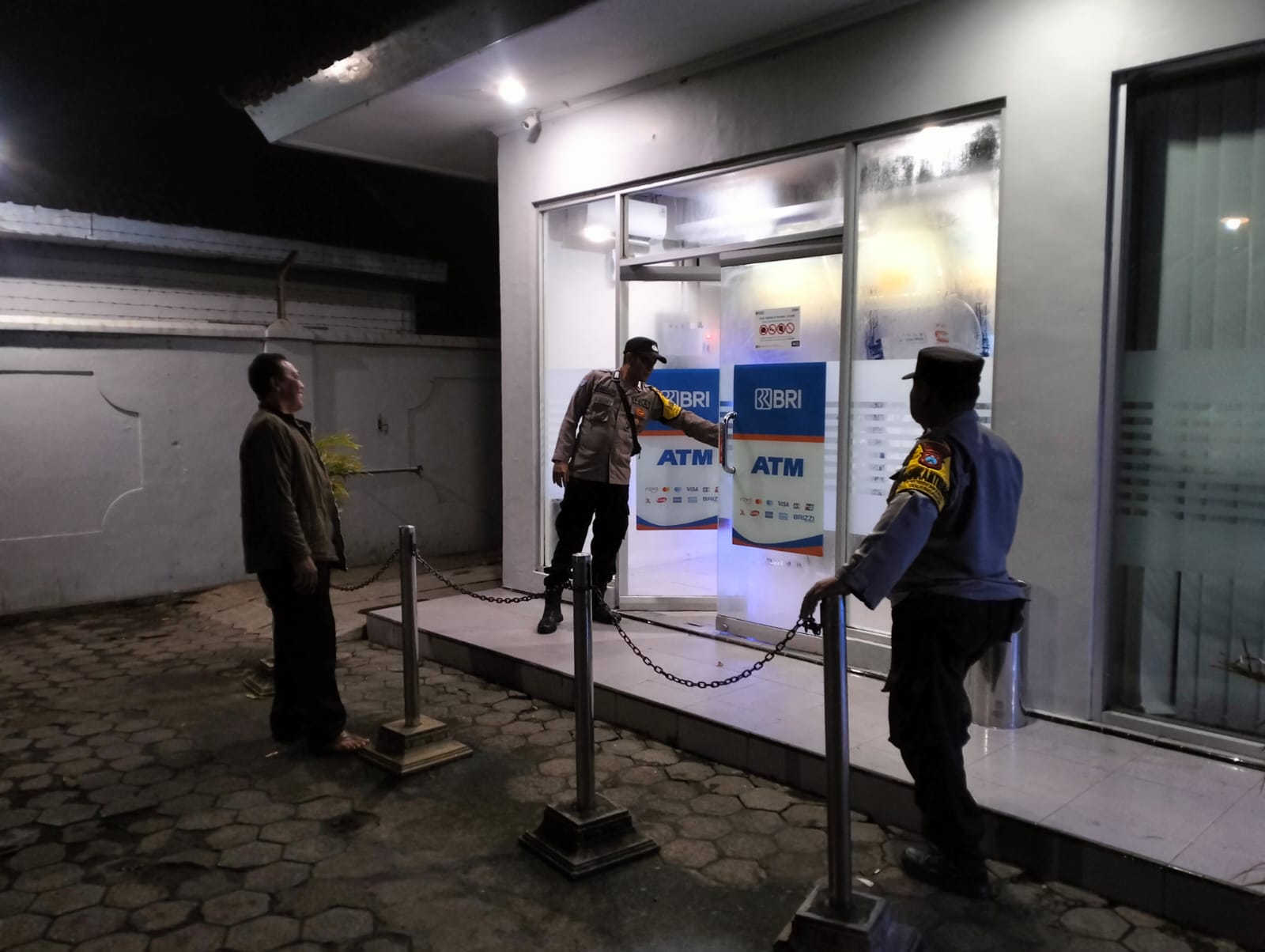 Antisipasi Kejahatan di ATM, Polsek Warujayeng Gelar Patroli Perbankan