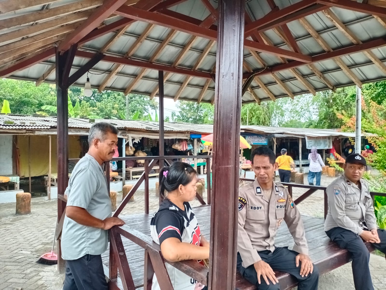 Hari Libur Minggu di Bulan Ramadhan Suci Polsek Jatikalen Laksanakan Patroli Wisata Pemandian air panas