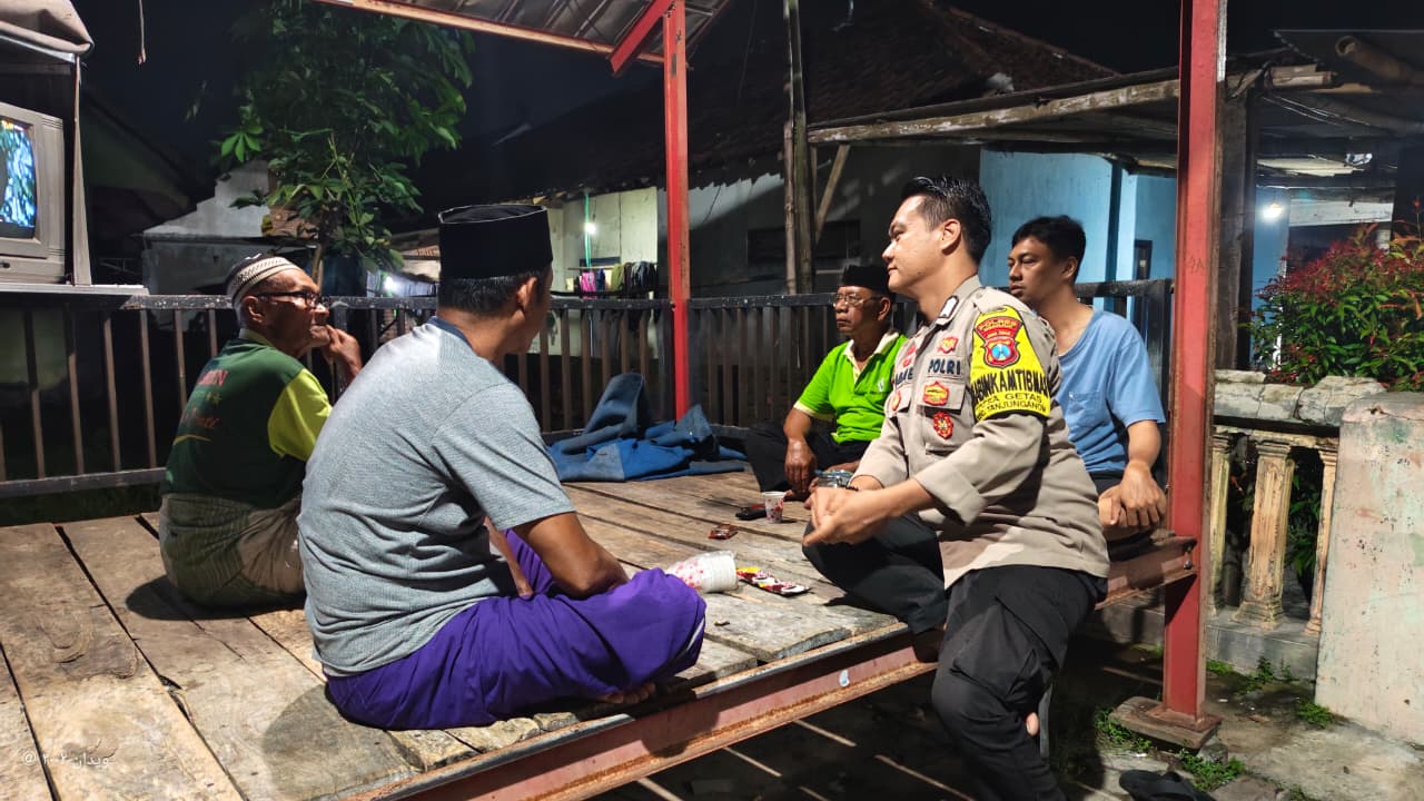 Bhabinkamtibmas Desa Getas Gelar Kopling, Ajak Warga Jaga Kamtibmas Selama Ramadan