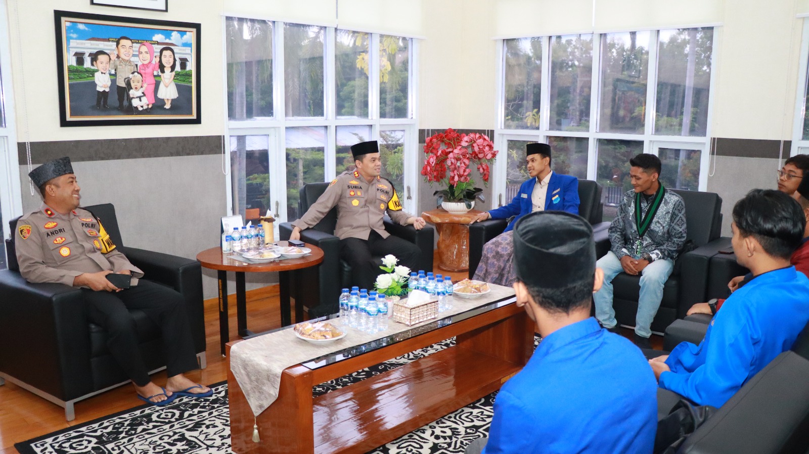 Bangun Kepercayaan dan Sinergi, Kapolres Nganjuk Gelar Audiensi dan Buka Bersama Mahasiswa