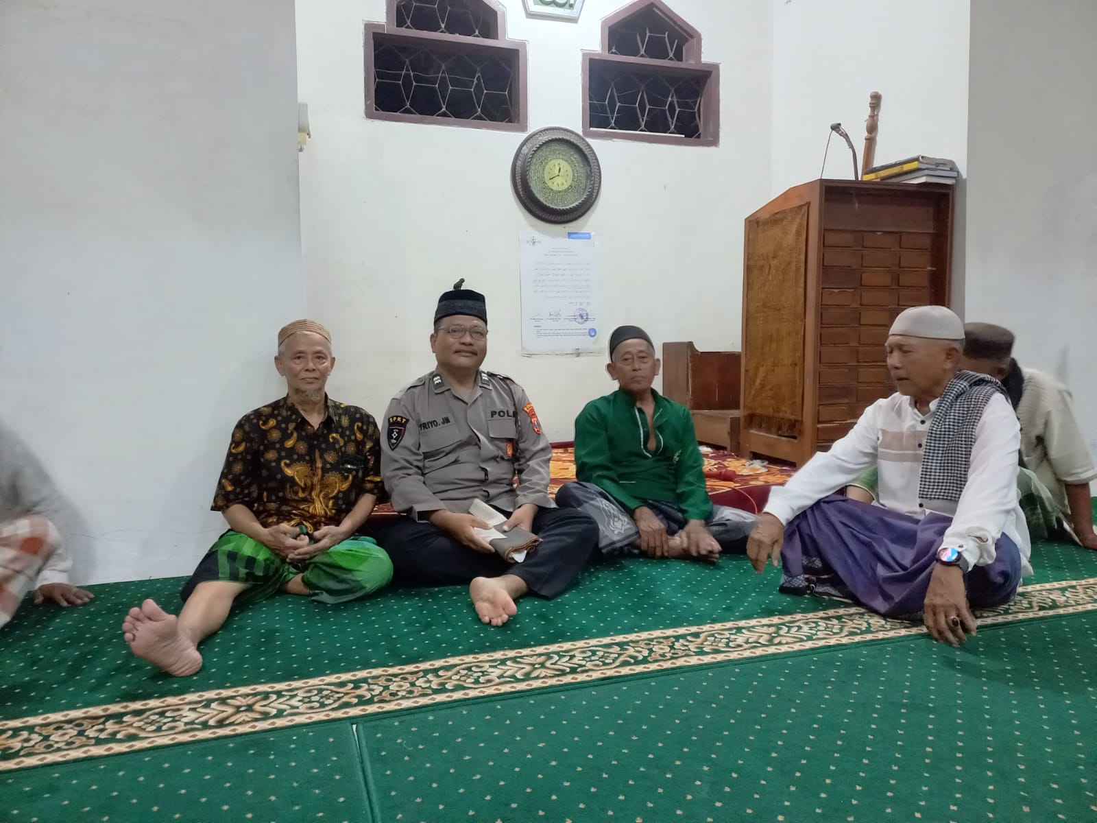 ‎Tingkatkan Keimanan dan Ketakwaan, Personel Polsek Jatikalen Giat Tadarus Al Quran