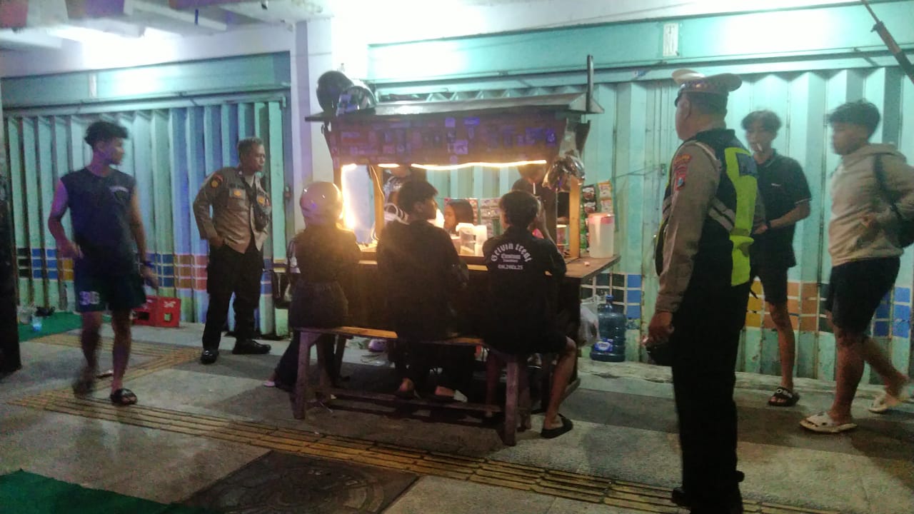Jaga Situasi Kamtibmas Kondusif Selama Ramadhan, Polsek Nganjuk Kota Rutin Gelar Patroli Sahur