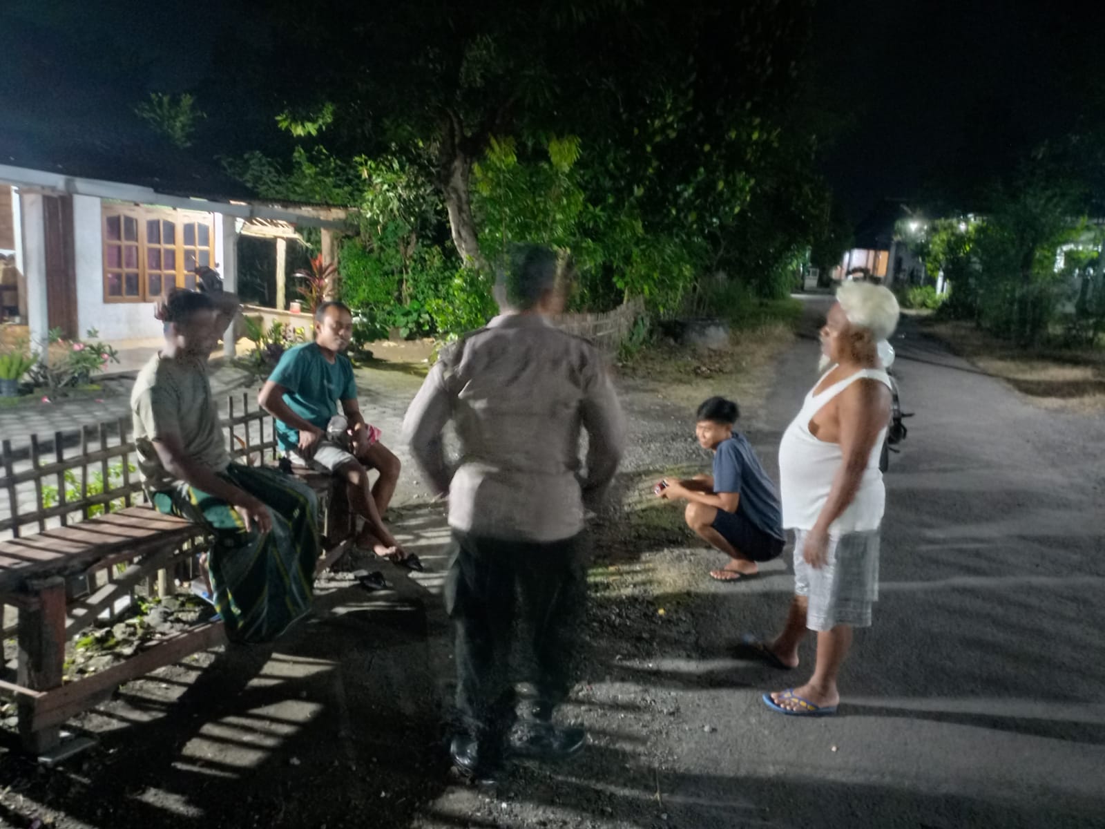 Jaga Kekhusyukan Bulan Suci Ramadhan, Polsek Jatikalen Polres Nganjuk Intensifkan Patroli Malam