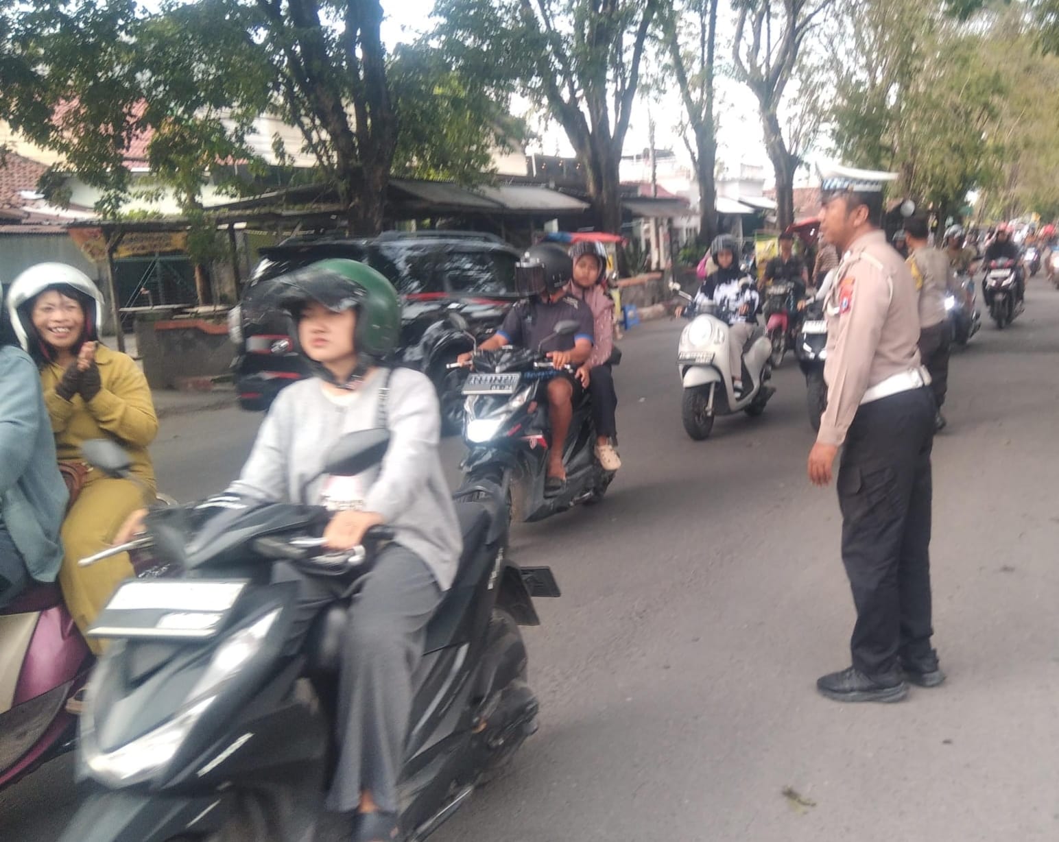 Cegah Gangguan Kamtibmas Polsek Kertosono Patroli Jelang Buka Puasa