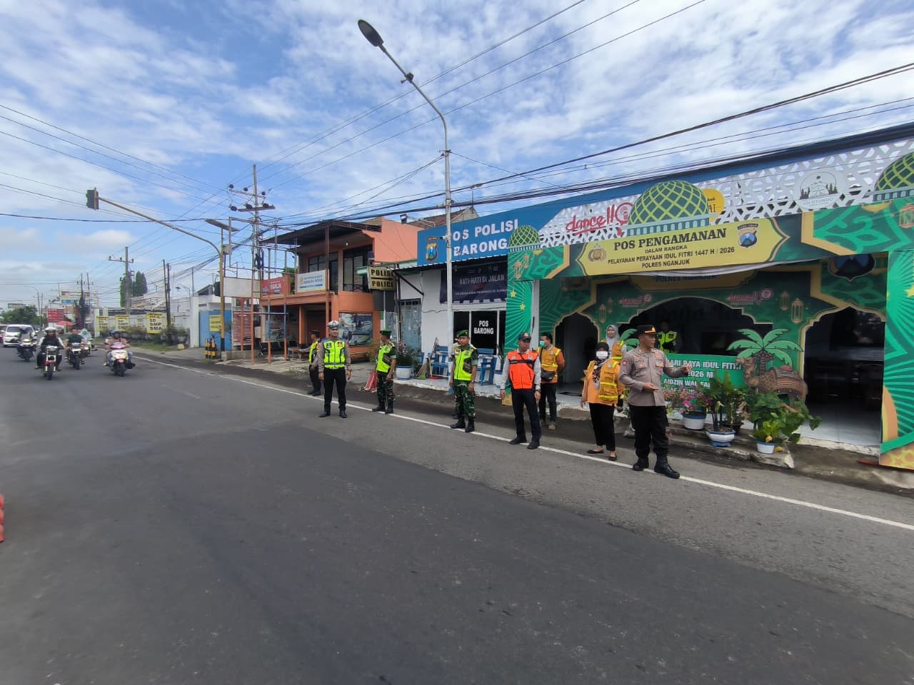 Pos Pengamanan Operasi Ketupat Semeru 2026 di Tanjunganom Tingkatkan Pelayanan Antisipasi Lonjakan Arus Lebaran