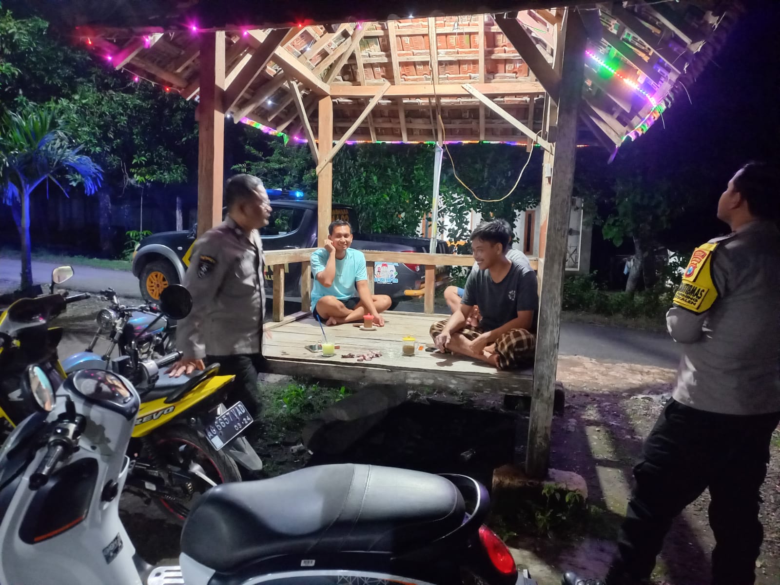 Patroli Dialogis Malam Hari, Polsek Jatikalen Polres Nganjuk Jaga Kondusifitas Kamtibmas di Wilayah Hukum