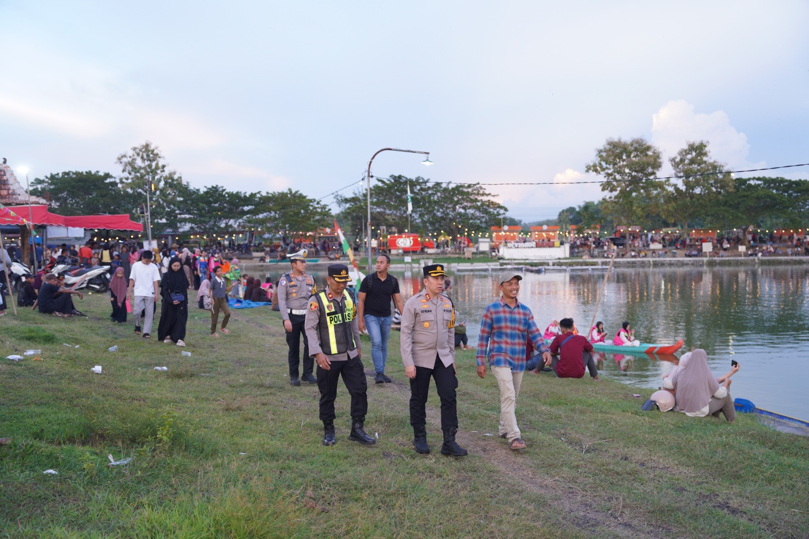 Kapolres Bojonegoro Pimpin KRYD,  Patroli Dialogis di Kawasan Wisata