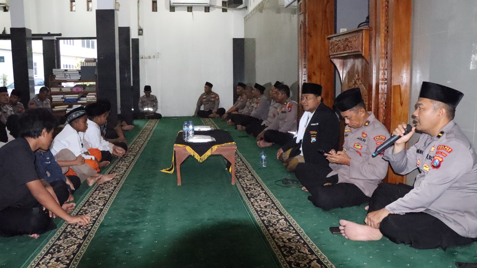 Polres Nganjuk Gelar Binrohtal dan Santunan Yatim Piatu, Tekankan Kepedulian dan Silaturahmi