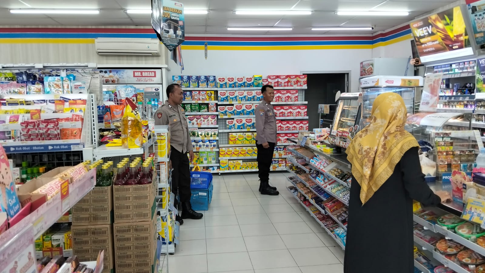 Polsek Kertosono Gelar Patroli Pertokoan untuk Cegah Curanmor di Toko Swalayan