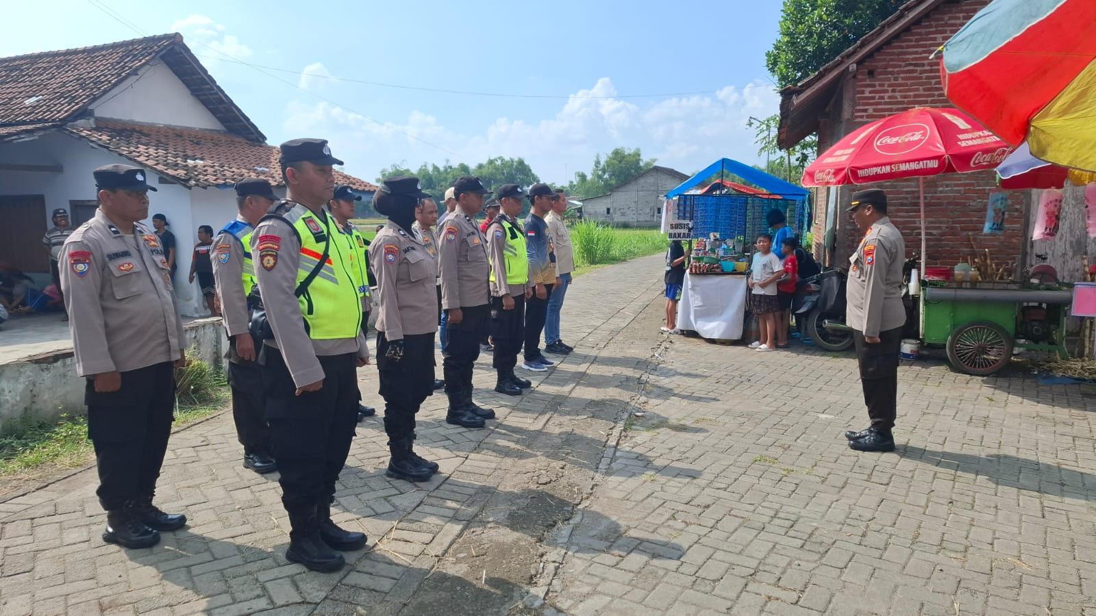 Polsek Warujayeng Amankan Hiburan Elektune Acara Halal Bihalal Warga Domplek