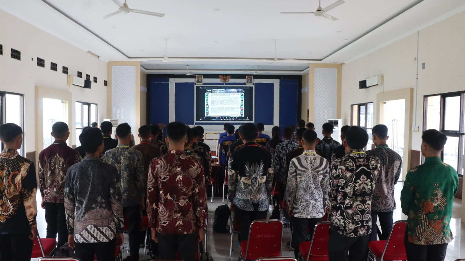 Disaksikan Orang Tua, Pendaftar Calon Anggota Polri 2026 di Nganjuk Ikrar Jujur Tanpa Titipan