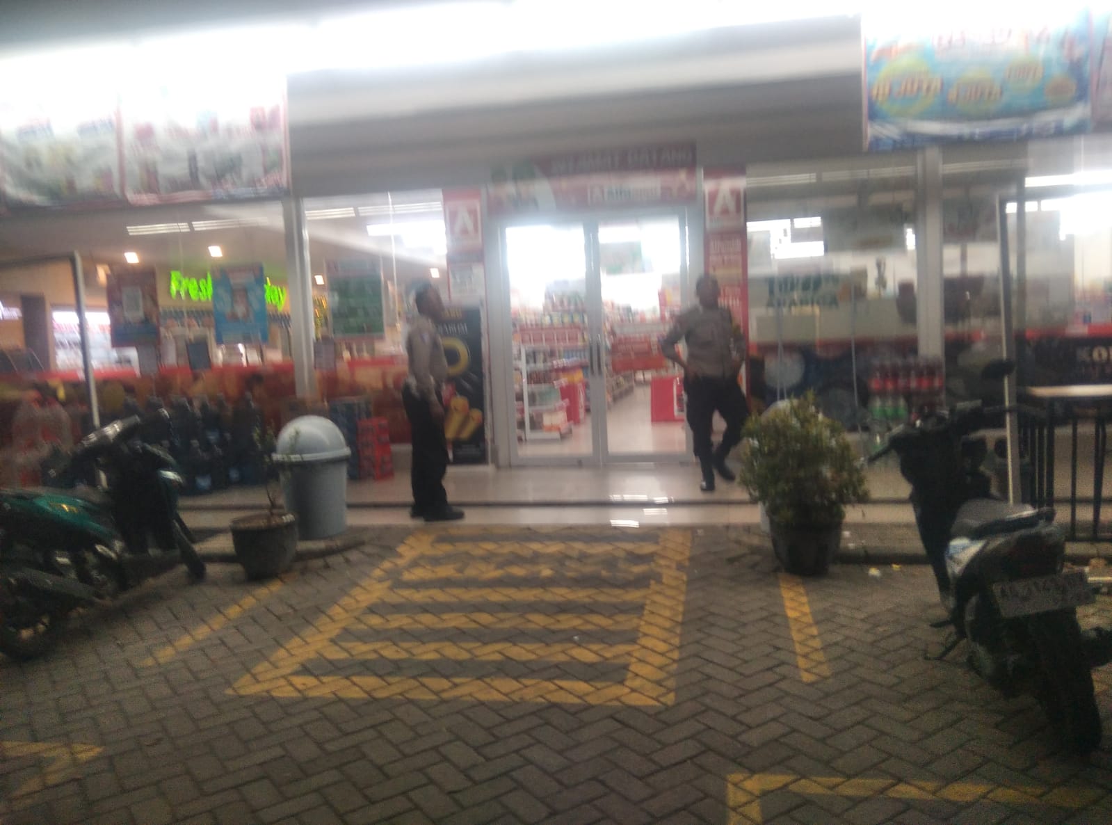 Polsek Kertosono Gelar Patroli di Toko Swalayan, Berikan Himbauan Kamtibmas Waspada Curanmor