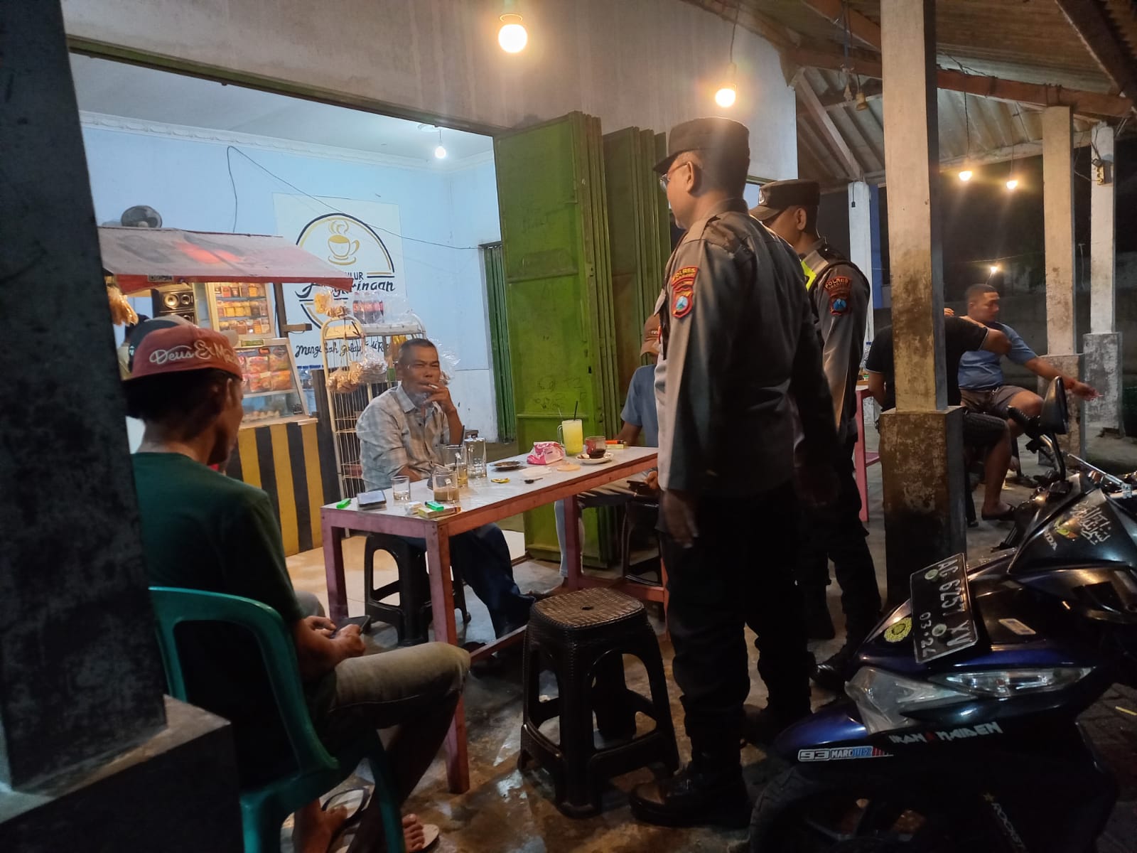 Polsek Jatikalen Polres Nganjuk Patroli Dialogis pada malam Hari Himbuan warga