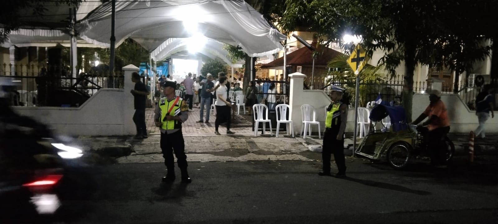 Polsek Nganjuk Kota Giat Pengamanan Perayaan Ekaristi Paskah 2026 di Gereja Katolik Paroki Santo Paulus Nganjuk