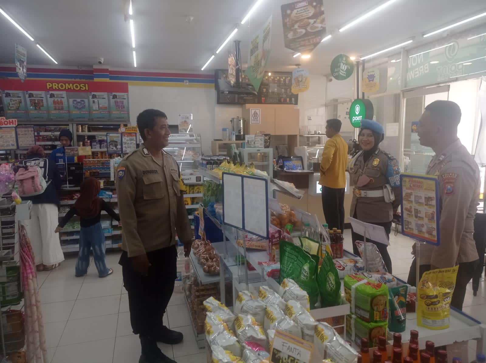 Polsek Kertosono Gelar Patroli di Toko Swalayan, Berikan Himbauan Kamtibmas Waspada Curanmor