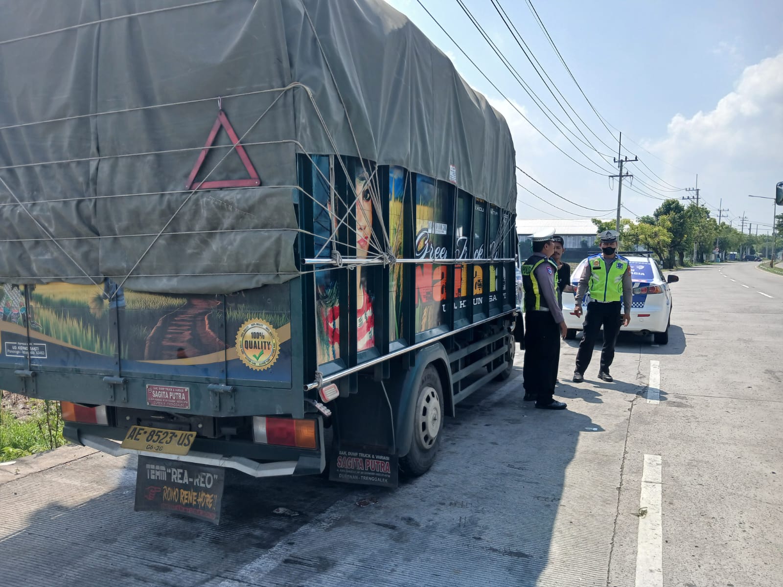 Polantas Menyapa, Satlantas Nganjuk Sosialisasikan Larangan Parkir di Bahu Jalan Exit Tol