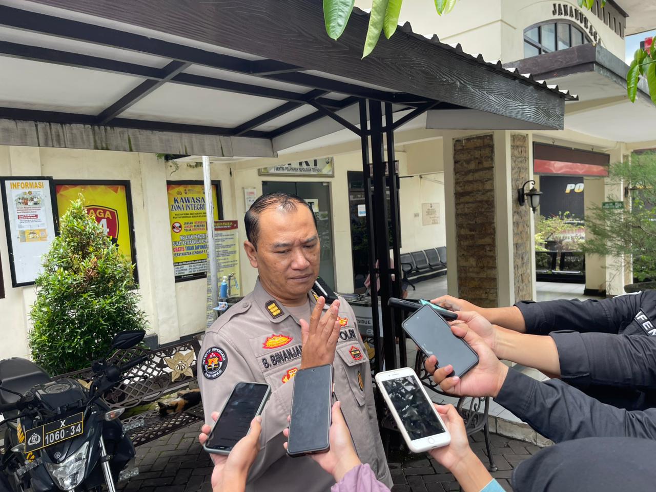 Polres Malang Amankan Tersangka Pengedar dan 21 Paket Sabu di Lawang