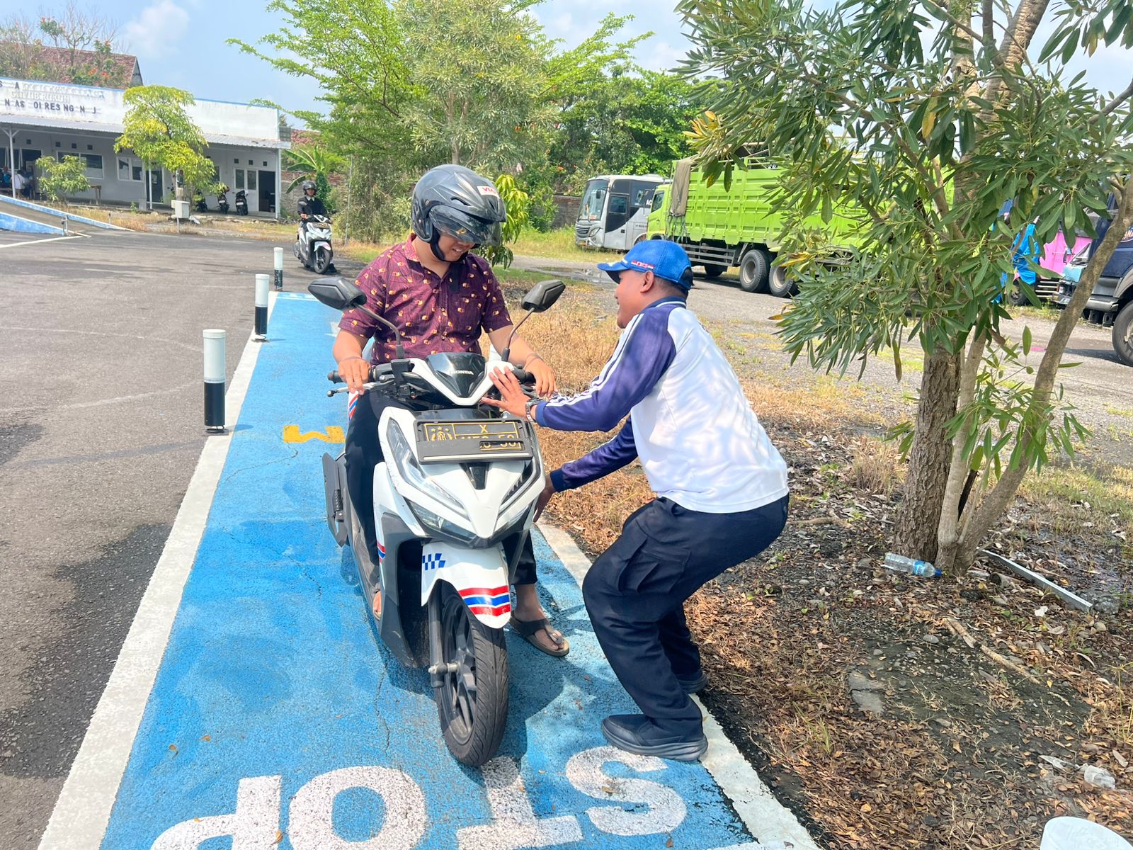 Polantas Menyapa, Aipda Andik Sujatmiko Berikan Pelatihan Ujian Praktik SIM