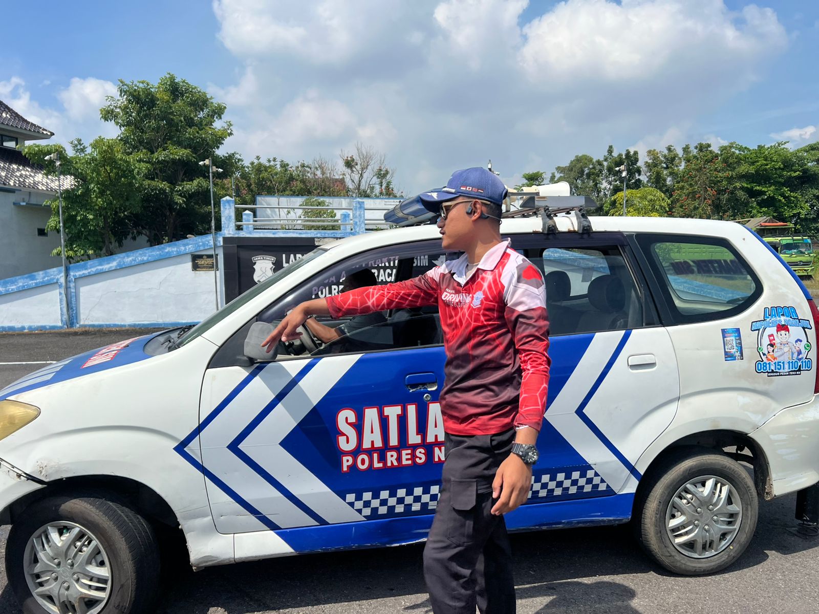 Polantas Menyapa, Briptu Naufal Berikan Pelatihan Ujian Praktik SIM Roda Empat