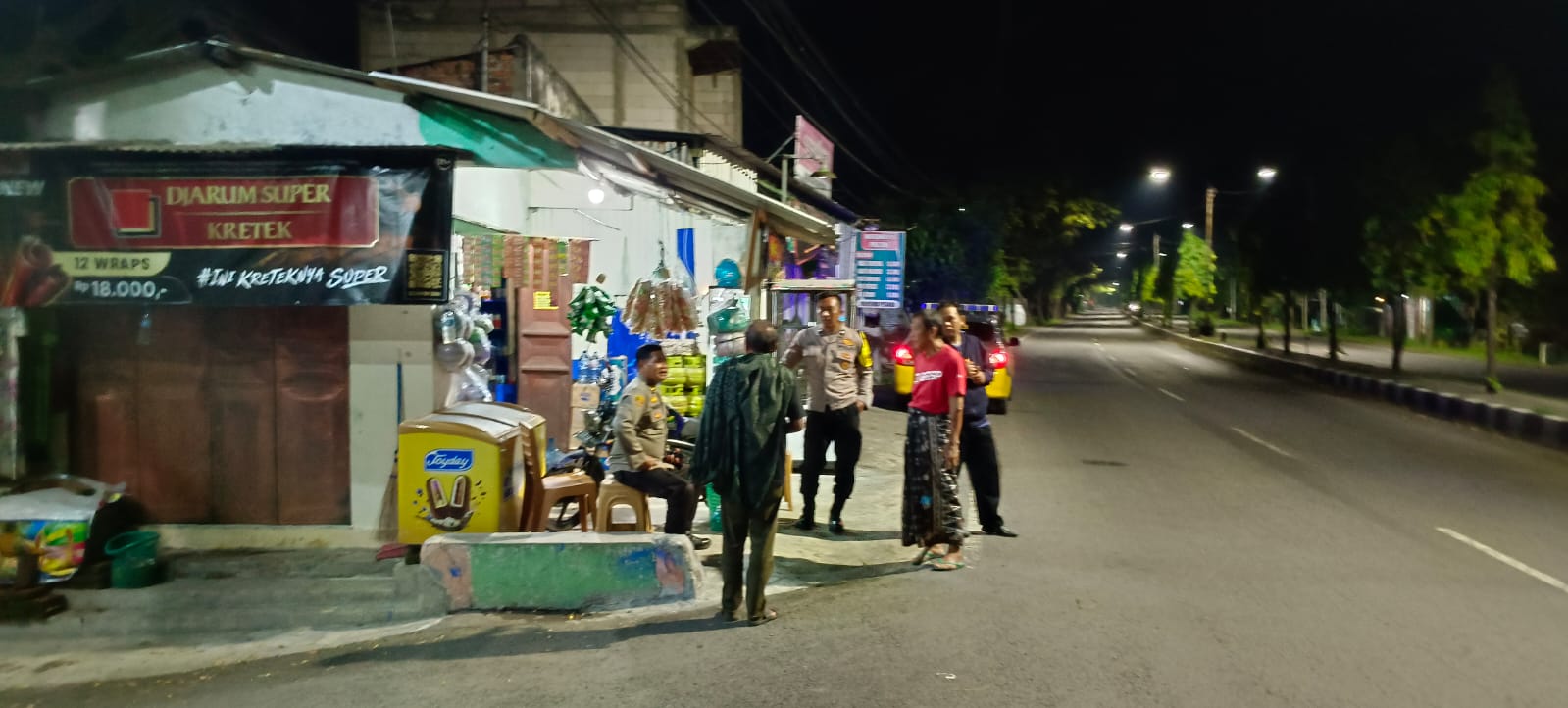 Patroli Polsek Nganjuk Kota Gelar Blue Light Patrol, Antisipasi Kejahatan Jalanan dan Balap Liar