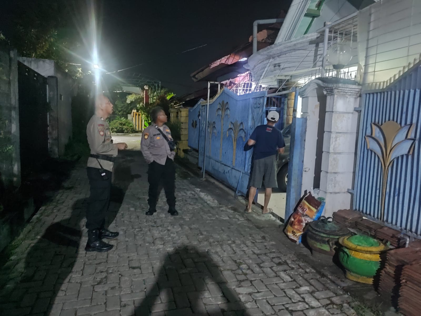 Respon Cepat Laporan 110, Polsek Nganjuk Kota Datangi Laporan Warga di Wilayah Kauman Nganjuk