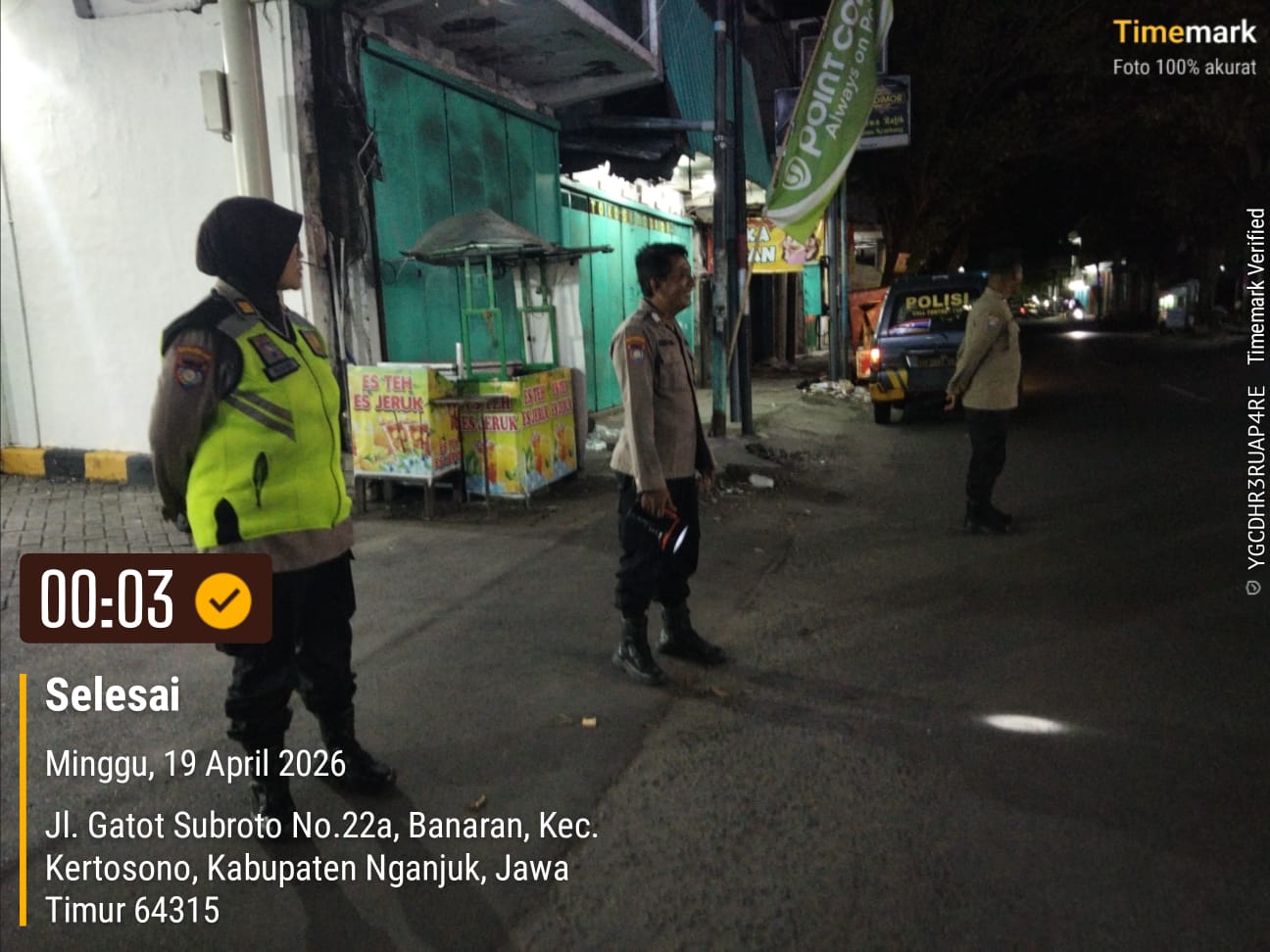 Patroli Pemukiman Cegah Tindak Kejahatan Saat Dini Hari