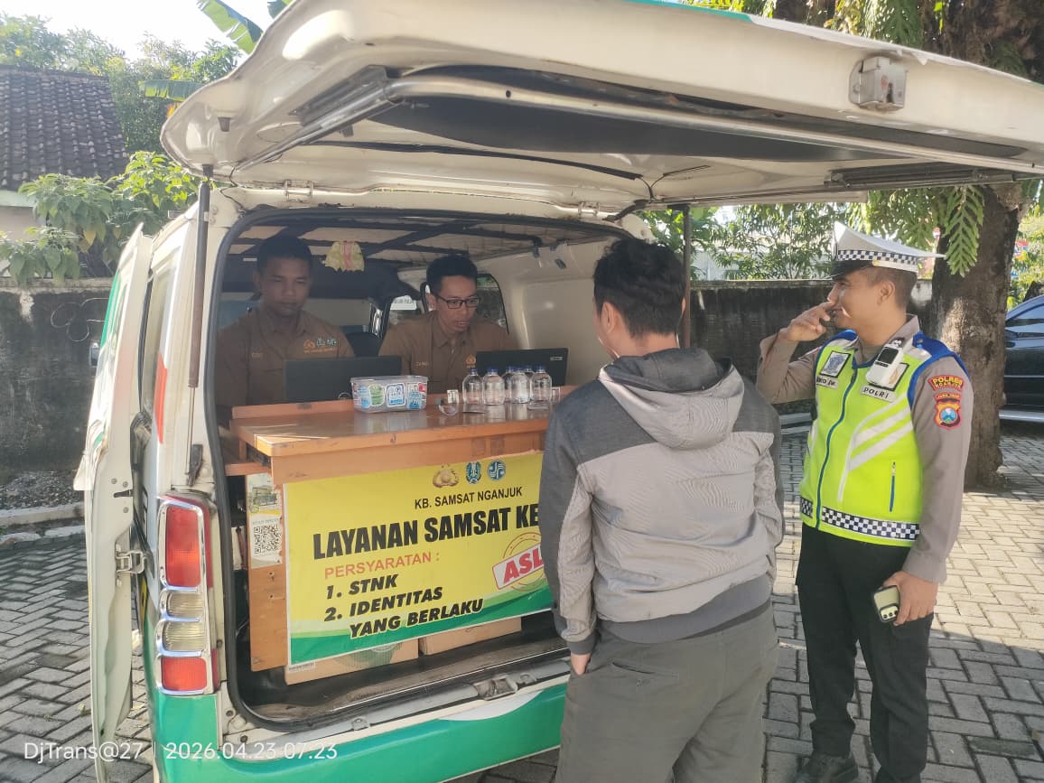 Polantas Menyapa, Samsat Keliling Hadir di Gedung Wanita Nganjuk, Permudah Layanan Pajak Kendaraan