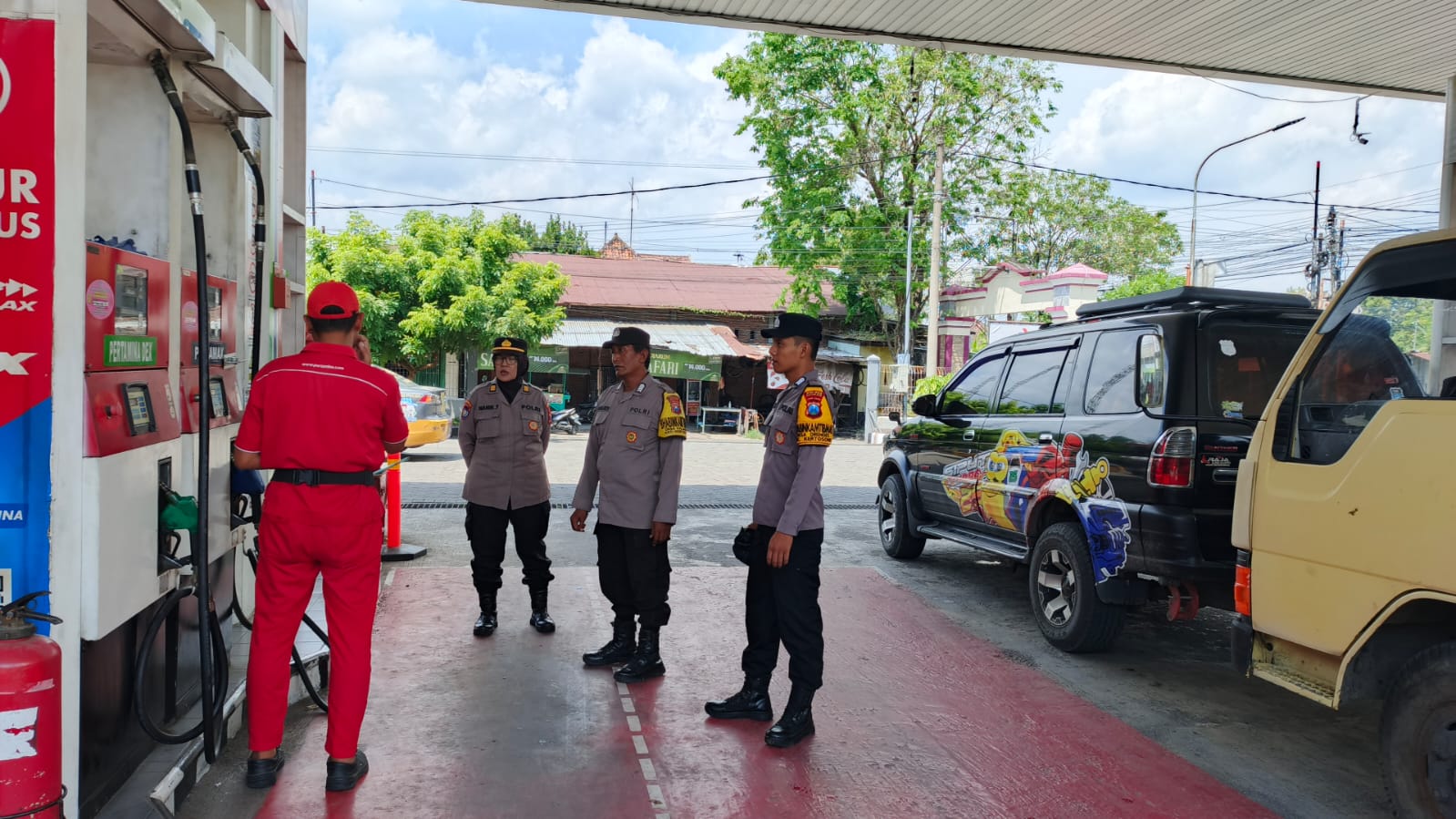 Cek Stok BBM, Patroli Samapta Sampaikan Himbauan Kamtibmas