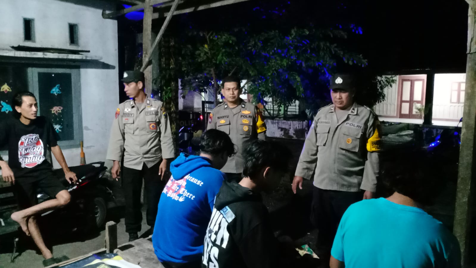 Patroli Dialogis Malam Hari, Polsek Jatikalen Jaga Kondusifitas Kamtibmas di Wilayah Hukum