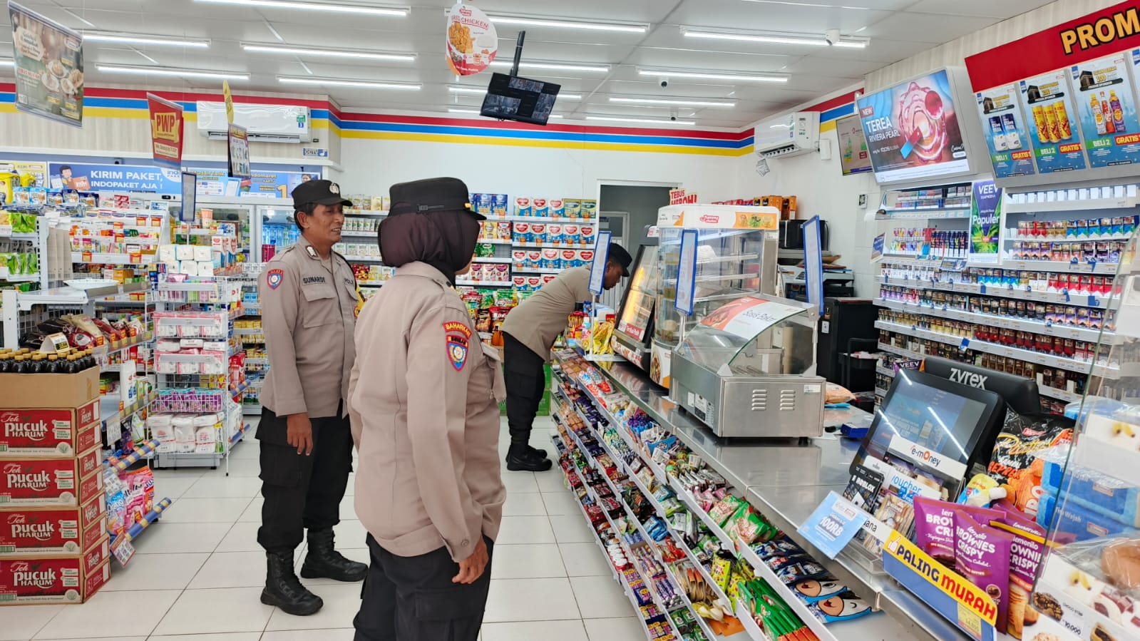 Polsek Kertosono Gelar Patroli Pertokoan untuk Cegah Curanmor di Toko Swalayan
