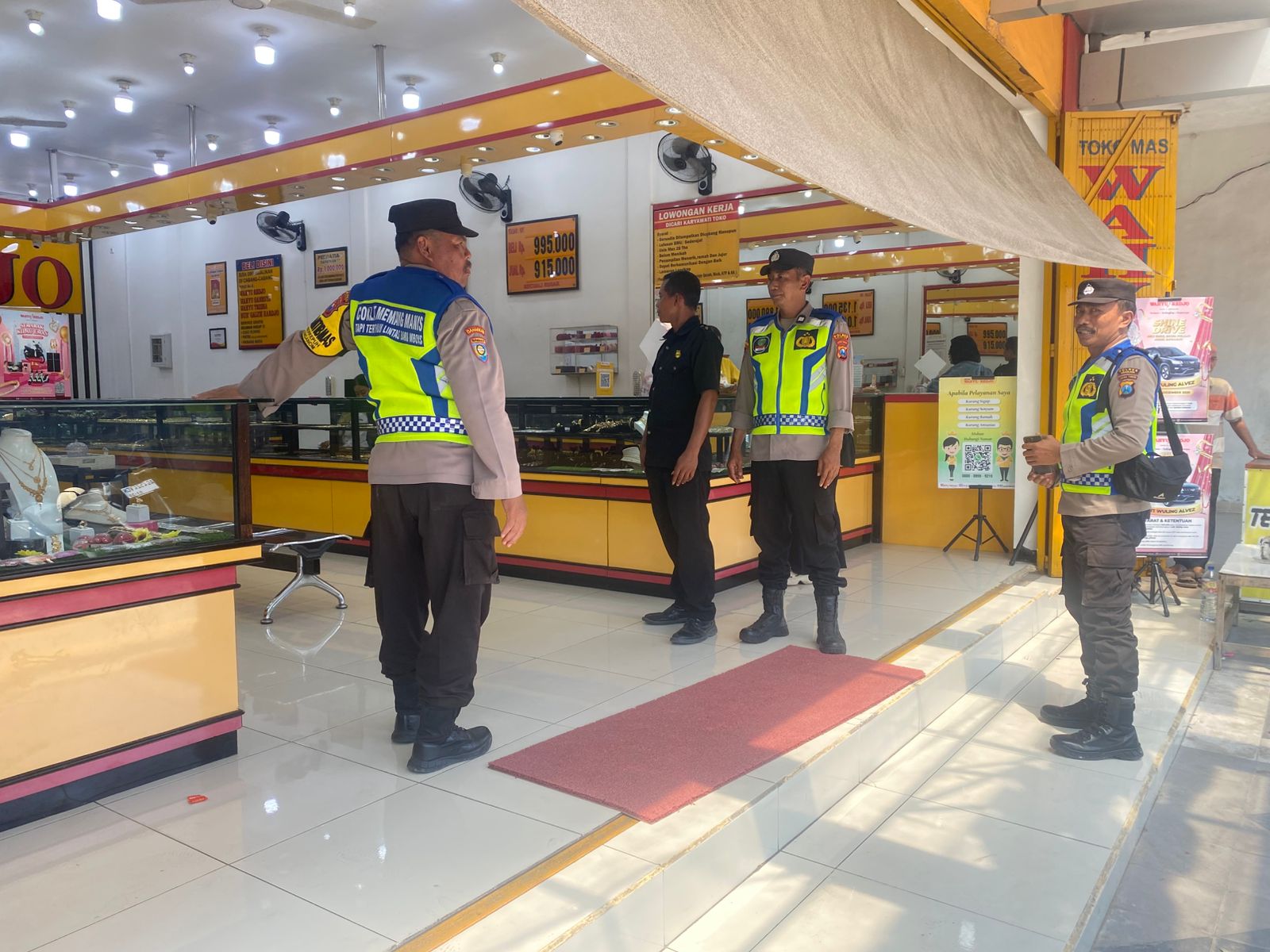 Long Week End, Polsek Warujayeng Tingkatkan Patroli Toko Perhiasan