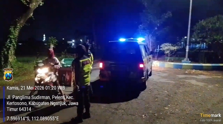 Patroli Blue Light Polsek Kertosono Menjaga Keamanan Saat Dini Hari