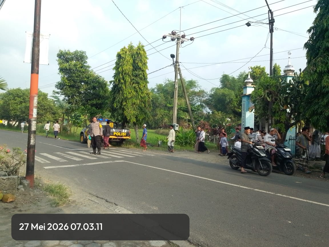 Tingkatkan Keamanan, Polsek Jatikalen Polres Nganjuk Laksanakan Pengamanan Sholat Idul Adha