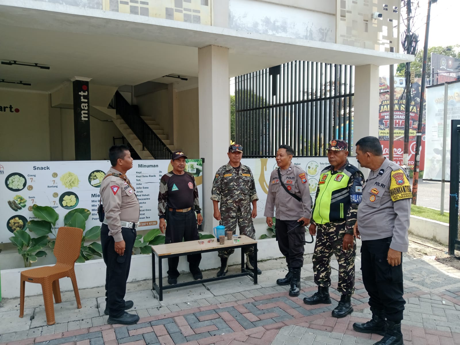 Patroli Polsek Warujayeng Sambangi Lokasi Penyembelihan Hewan Kurban di Tanjunganom