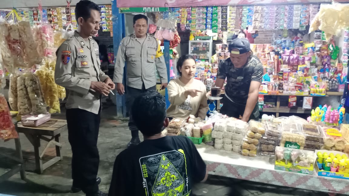 Polisi Jatikalen Hadir Dialogis di Pemandian air Panas Bayu Biru Berikan Rasa Aman di Hari Libur Hari Raya Idul Adha