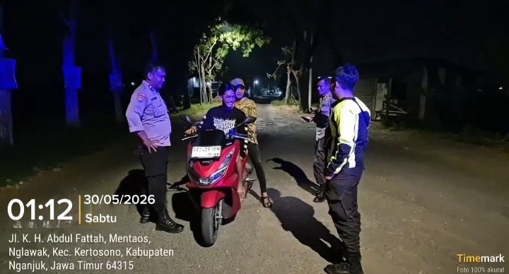 Cegah Gesekan Antar Perguruan Silat, Polsek Kertosono Laksanakan Patroli Blue Light