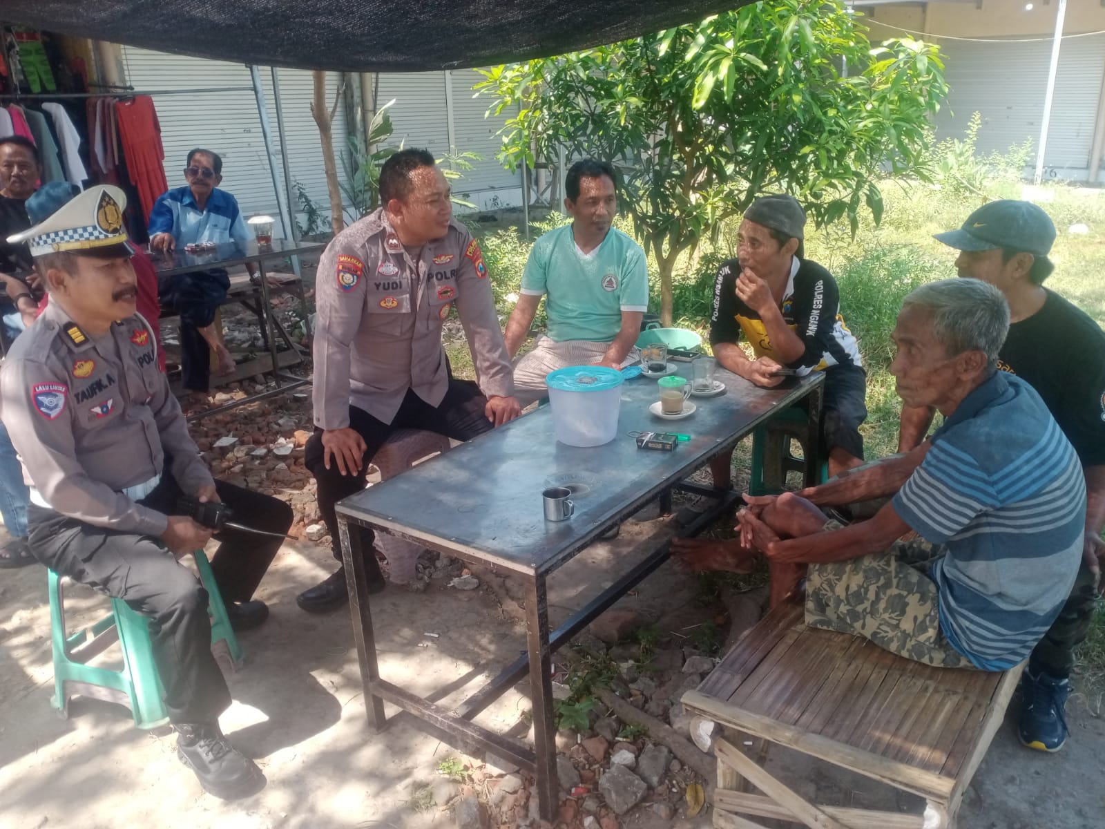 Ngopi Kamtibmas Polsek Nganjuk Kota Ingatkan Warga Tetap Guyub Rukun dan Jaga Kamtibmas