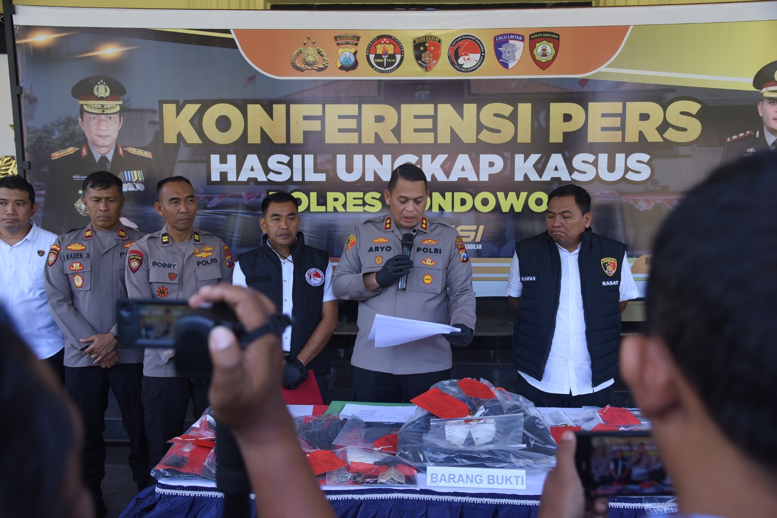 Tindakan Tegas Terukur, Polres Bondowoso Amankan Tersangka Perampokan Berclurit