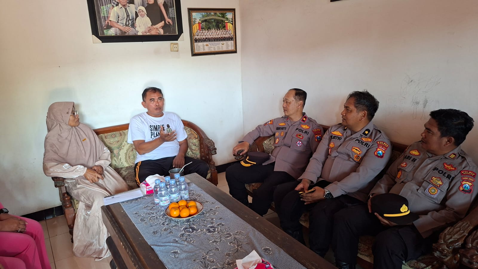 Polres Nganjuk Gelar Anjangsana Hari Bhayangkara, Berikan Bantuan dan Dukungan Moril