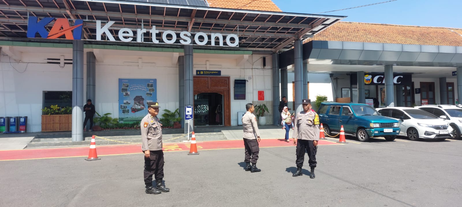 Cegah Gangguan Kamtibmas, Polsek Kertosono Gelar Patroli Obyek Vital di SPBU dan Stasiun Kereta Api Kertosono