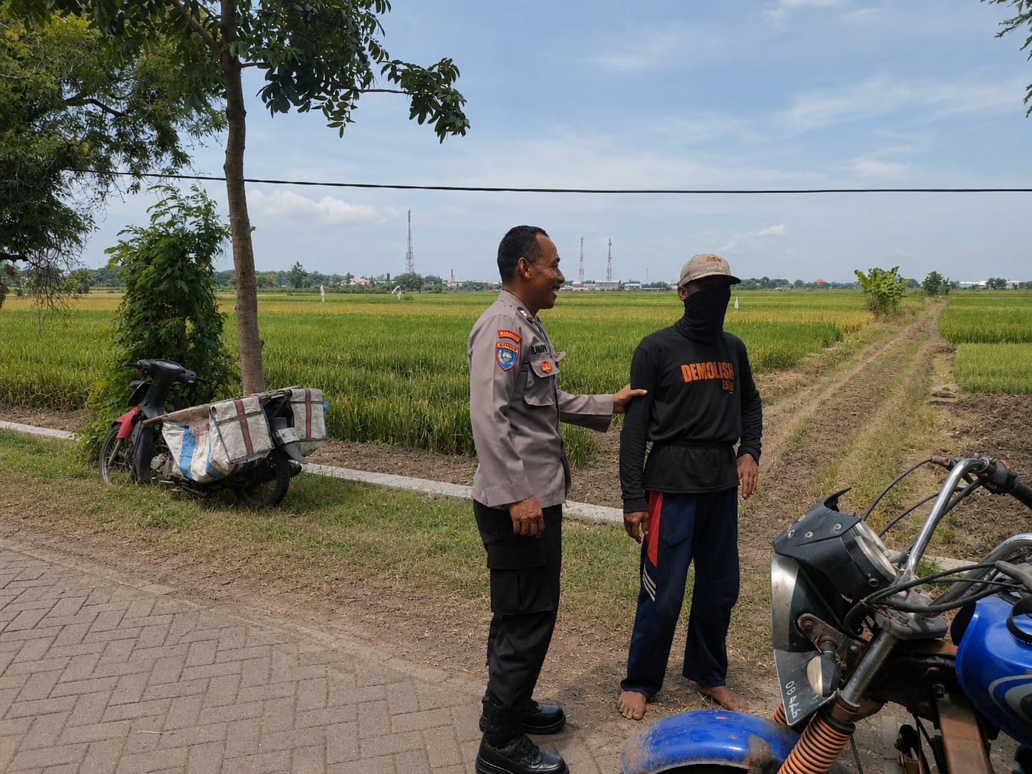 Bhabinkamtibmas Sukomoro Dampingi Warga Kembangkan Pekarangan Pangan Bergizi
