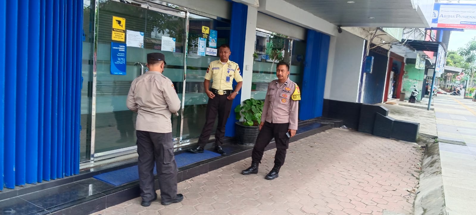 Patroli Perbankan Akhir Pekan, Polsek Nganjuk Kota Antisipasi Kejahatan di Area ATM