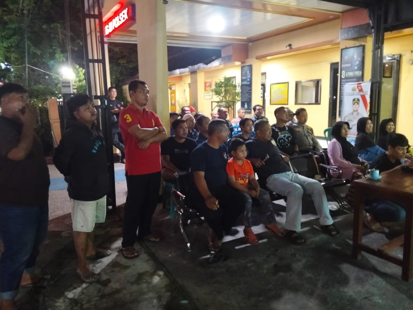 Polsek Nganjuk Kota Gelar Nobar Piala Dunia 2026 Perkuat Silaturahmi dan Sinergitas Kamtibmas