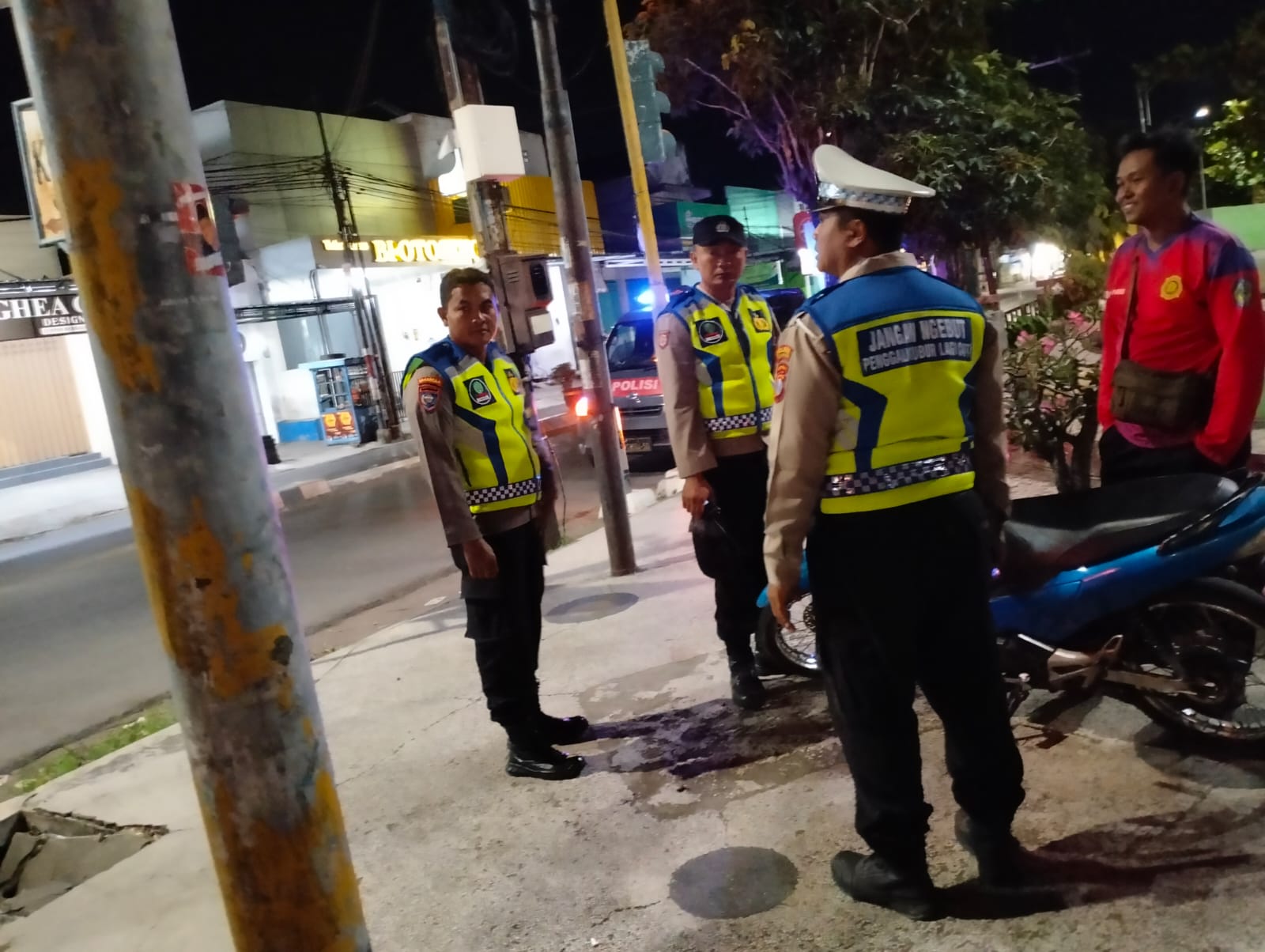 Cegah Balap Liar dan Gesekan Antar Pemuda, Personel Polsek Warujayeng Intensifkan Patroli Malam Minggu