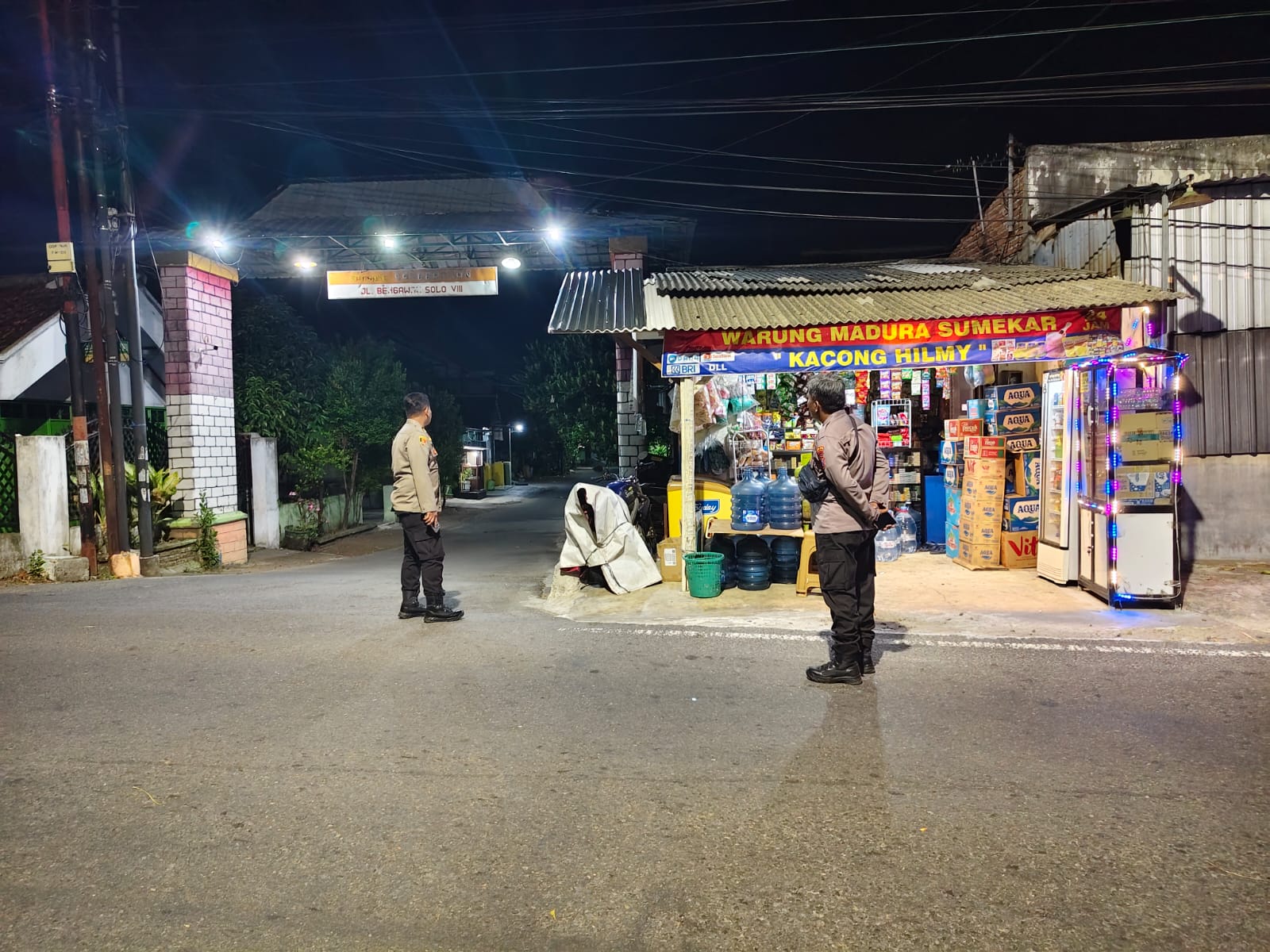 Cegah Gangguan Kamtibmas Saat Malam Minggu hingga Subuh, Patroli Gabungan Fungsi Polres Nganjuk dan Polsek Nganjuk Kota Gelar Operasi S.R.E.G.