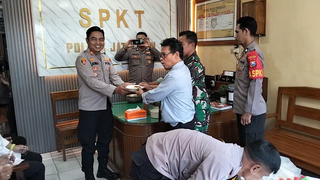 Surprise HUT Bhayangkara ke-80, Forkopimcam Beri Kejutan untuk Polsek Jatikalen
