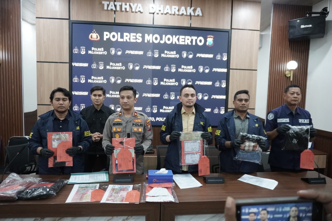 Polres Mojokerto Ungkap Kasus Penipuan Modus Uang Gaib, Dua Tersangka Diamankan di  Malang